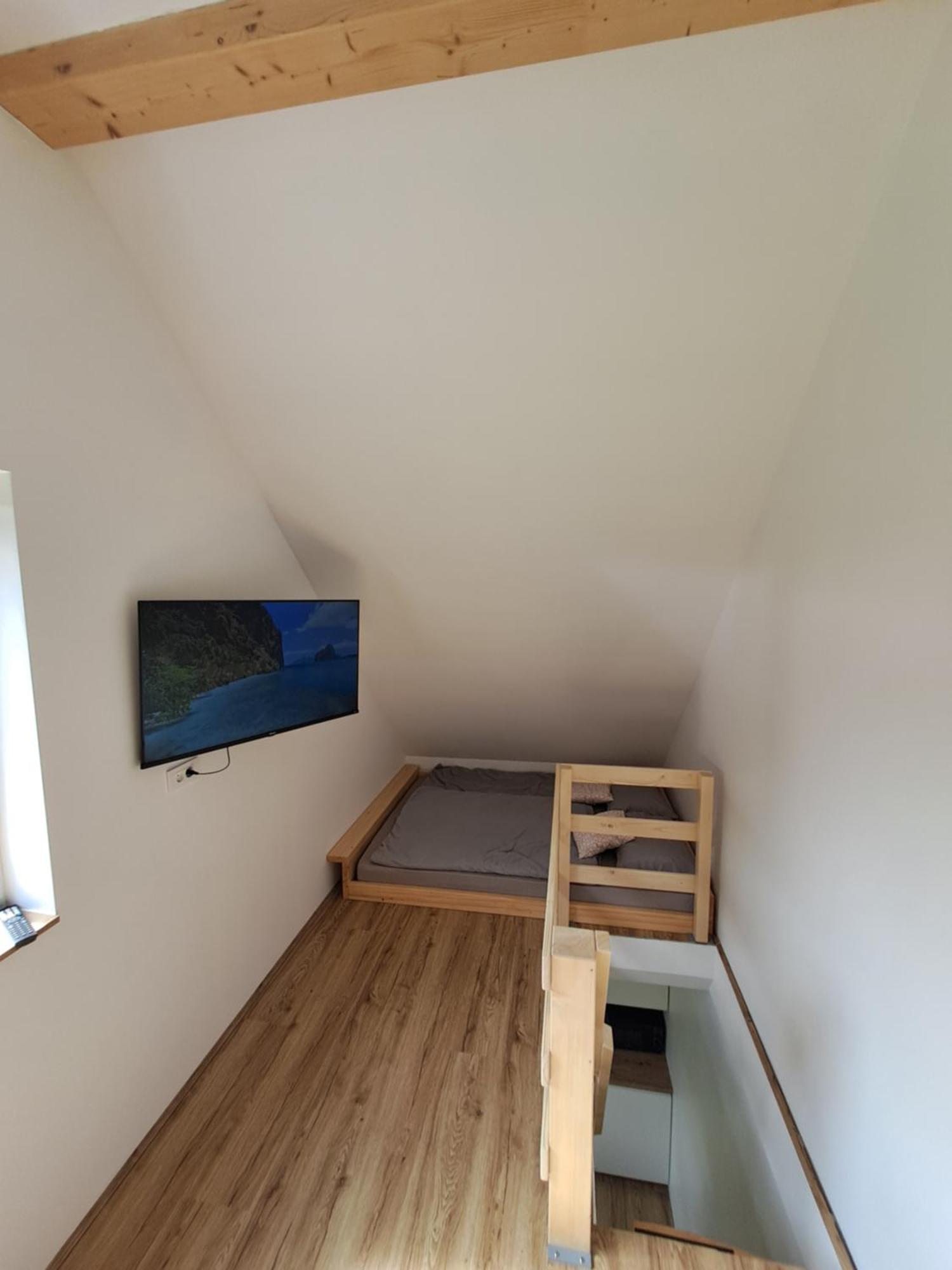 Bella Apartment Zirovnica Exterior foto